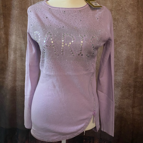 Sweaters - Picture 3 of 9